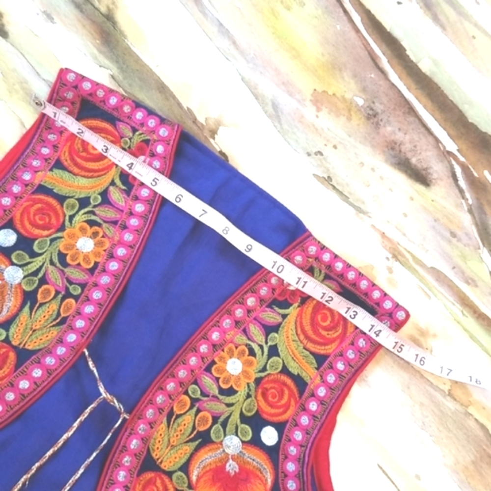 70s FESTIVE Floral Bolero Crop ARTSY OOAK Eclectic Embroidery Handmade Vest 32" - Picture 9 of 12